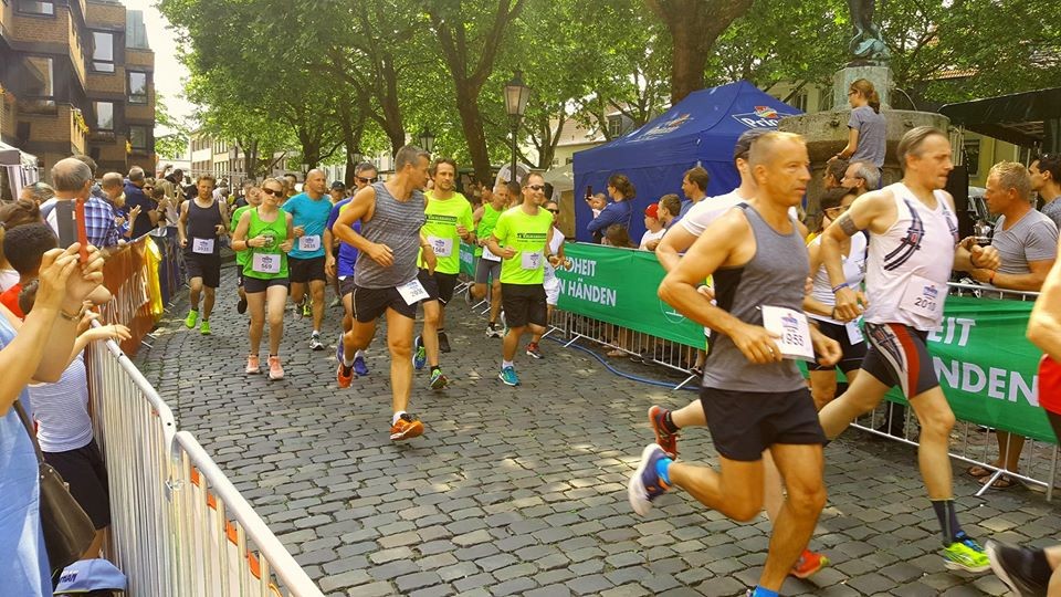 /d/evt/GriessonDeBeukelaerAltstadtlaufKempen/1586858122447.jpg