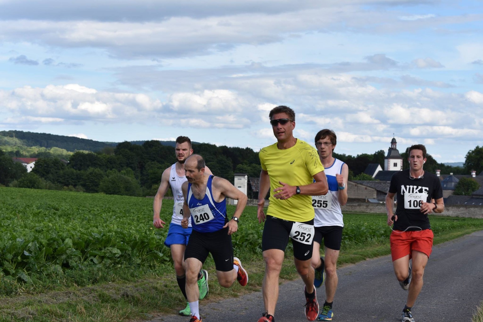 /d/evt/Int.VolkslaufUndWalkingRundUmRommersdorfberDenRheinsteigNeuwied/1586687763482.jpg
