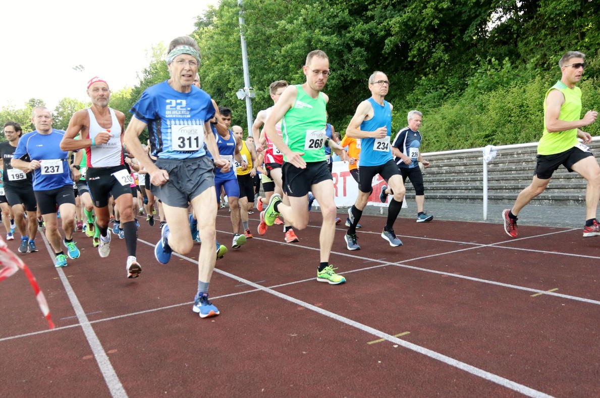 /d/evt/InternationalerVolkslaufRundUmDieSporkenburgLaufZumWllerCupNeuhusel/1586888970295.jpg