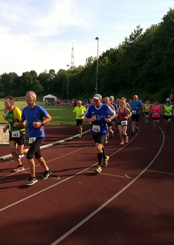 /d/evt/InternationalerVolkslaufRundUmDieSporkenburgLaufZumWllerCupNeuhusel/1586888977786.jpg
