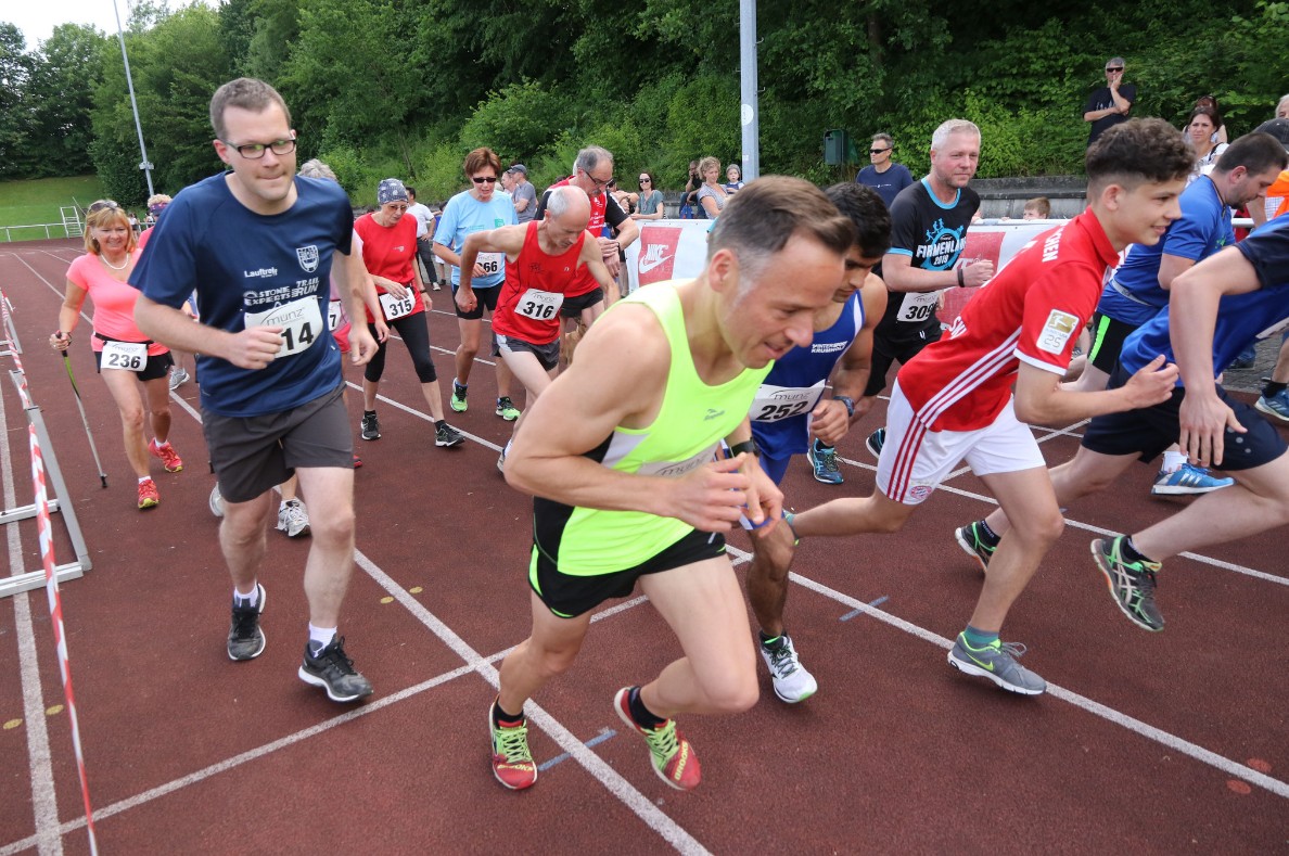 /d/evt/InternationalerVolkslaufRundUmDieSporkenburgLaufZumWllerCupNeuhusel/1586888978524.jpg